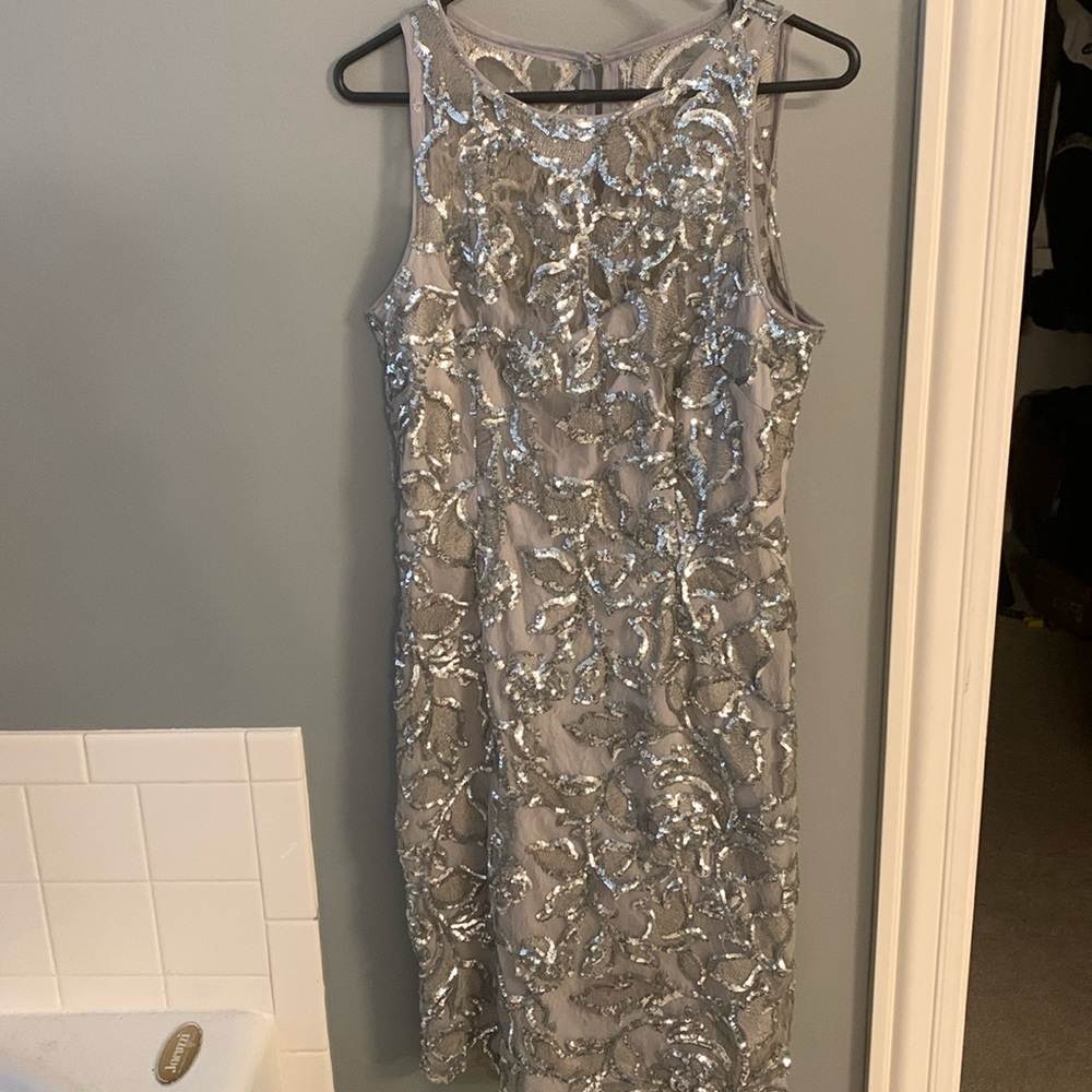 Adrianna Papell size 8 midi sequin dress GUC